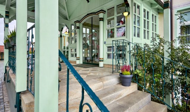 Eingang Linderhof Erfurt 2