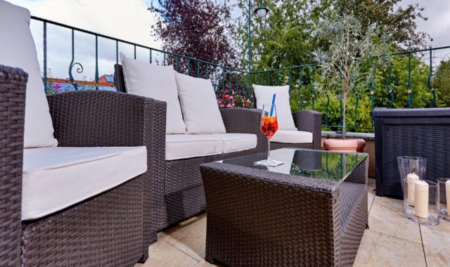 Linderhof Terrasse 1024 768