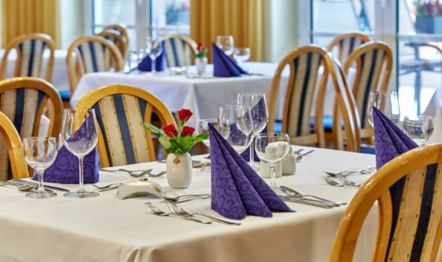 Linderhof Restaurant Tisch 1280