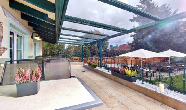 Linderhof Terrasse 2 Biergarten 640