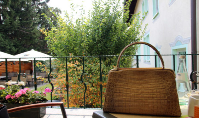 Linderhof Terrasse Getränk 640