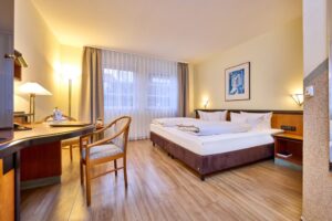 Hotelzimmer_Doppelzimmer_Erfurt_Domplatz_Arrangement_compressed