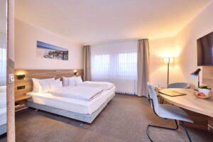 Hotelzimmer_Hotel_Erfurt_Event_Familienfeier_compressed