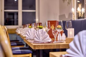 Restaurant_Linderhof_Hotel_Erfurt_IUrlaub_compressed