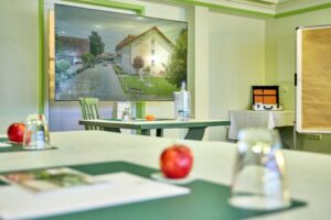 Tagungsraum_Erfurt_Meeting_Tagungspauschale_Meetingraum_compressed