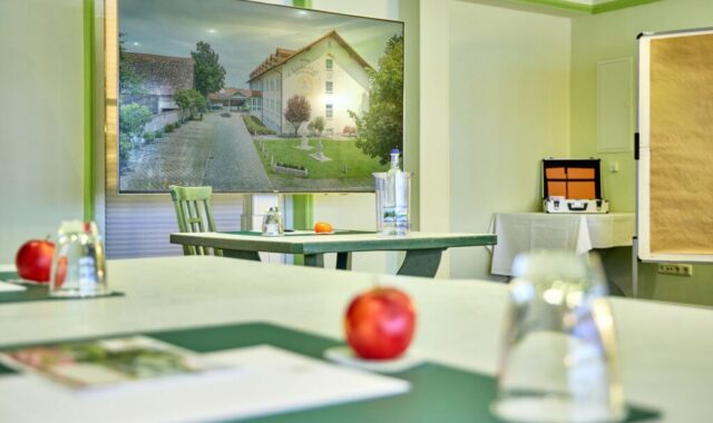 Tagungsraum_Erfurt_Meeting_Tagungspauschale_Meetingraum_compressed